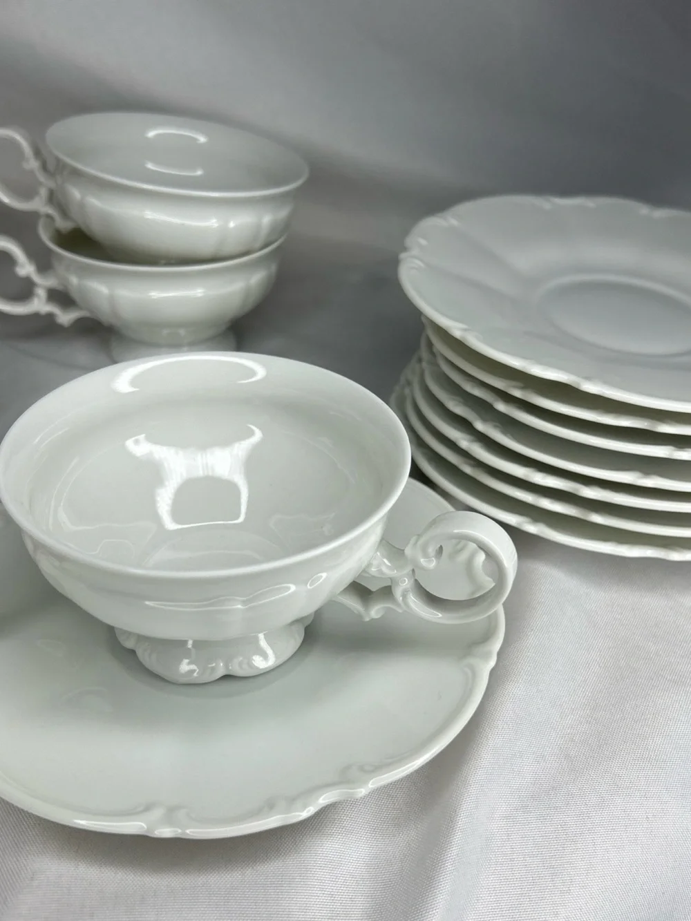 Vintage HUTCHENREUTHER SYLVIA Bavarian GERMANY cup & saucer 8pc. Elegant Dining